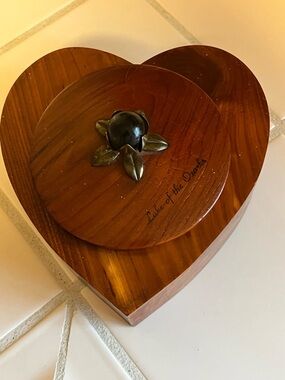 VTG Heart-Shaped Wood Jewelry Box with Floral Accent OZARKS grandma